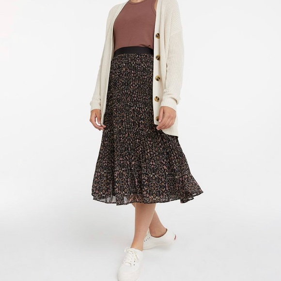 Pleated midi skirt - Picture 4 of 4